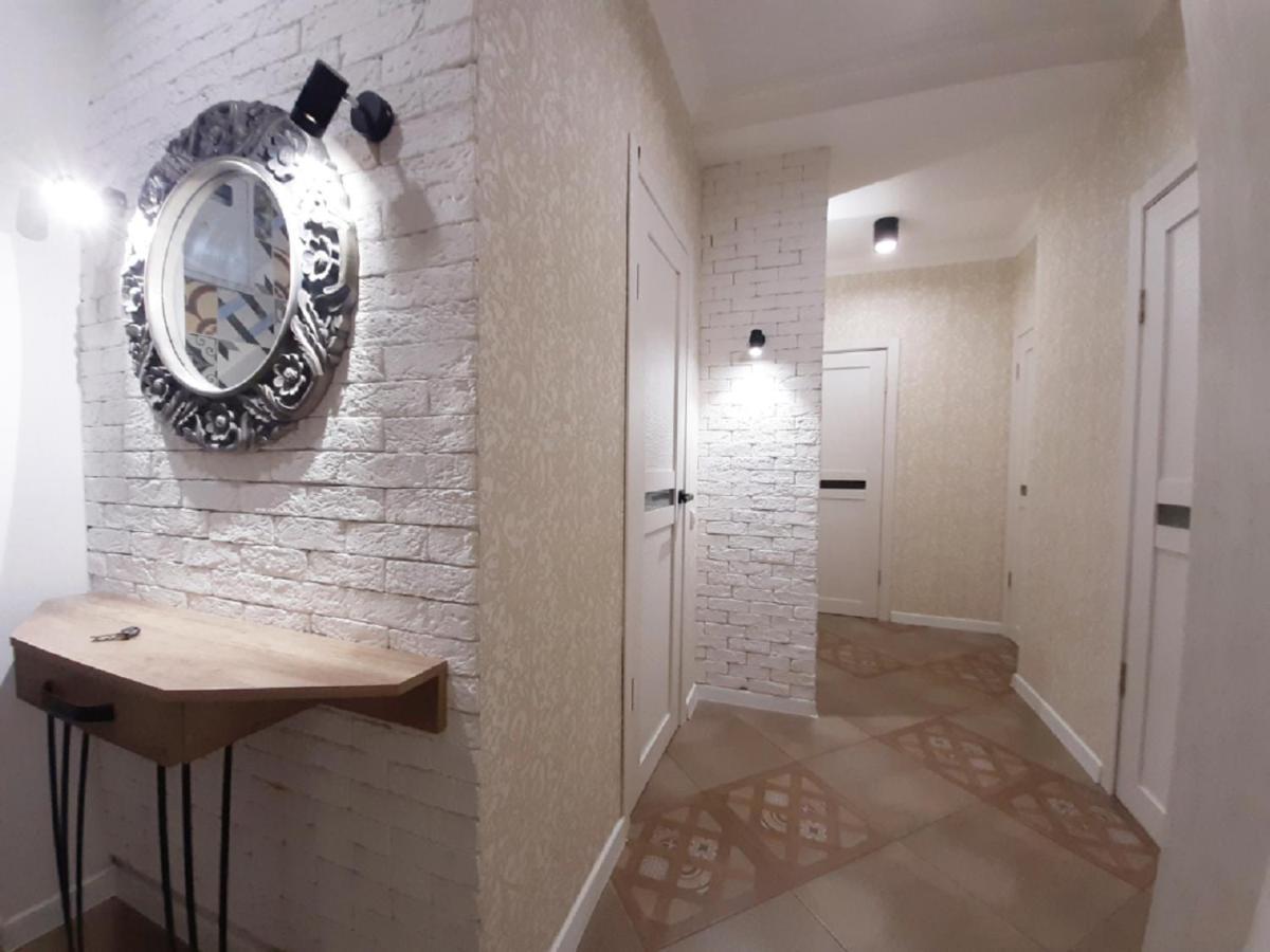 2 Bdr Apartment Near Gorky Park, Center Harkiv Dış mekan fotoğraf