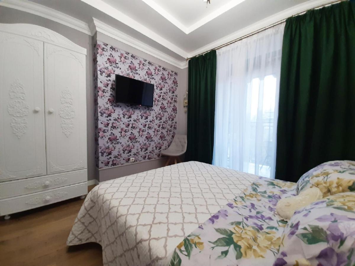 2 Bdr Apartment Near Gorky Park, Center Harkiv Dış mekan fotoğraf